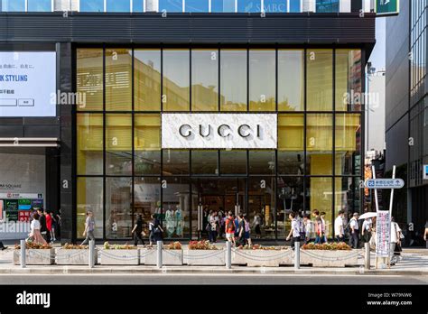 gucci shinjuku shop